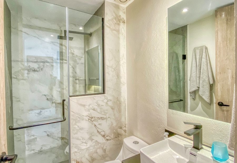 Reforma tu baño en Leroy Merlin Valencia: Guía completa para un presupuesto preciso